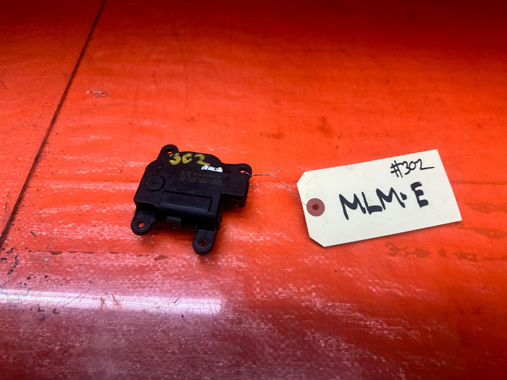 13 16 HYUNDAI GENESIS   RECIRCULATING BLEND DOOR ACTUATOR MOTOR H40073 0880 6B130