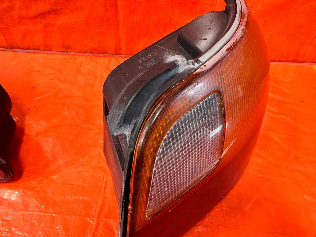 93 97 HONDA DEL SOL   LEFT AND RIGHT TAIL LIGHTS LAMPS   OEM FACTORY #2724