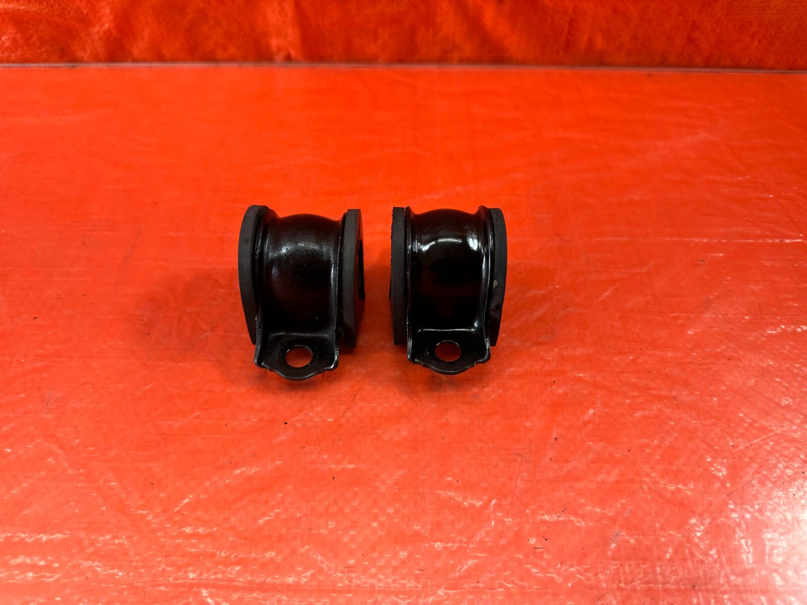 04 07 HONDA S2000   FRONT SWAY STABILIZER BAR BUSHINGS AND BRACKETS   OEM #19713