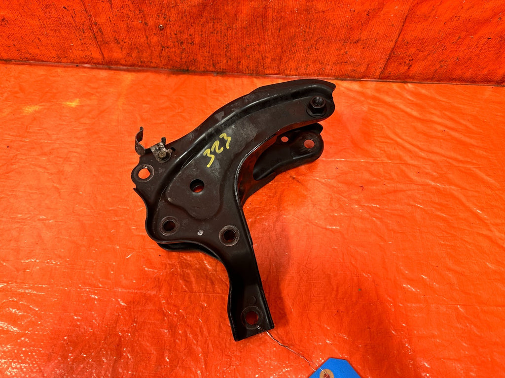 97 01 HONDA PRELUDE   H22 MANUAL REAR TRANSMISSION BRACKET   OEM FACTORY #3234