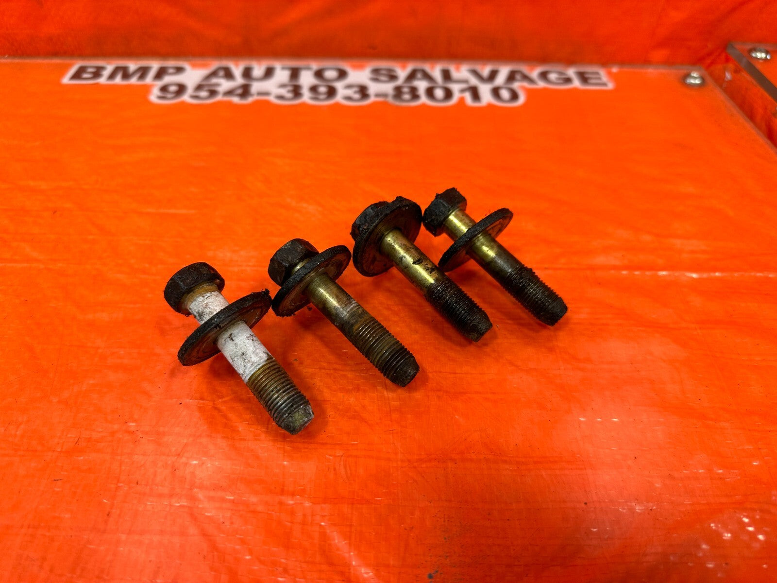 00 05 TOYOTA CELICA   POWER STEERING RACK BOLTS HARDWARE   OEM #2500