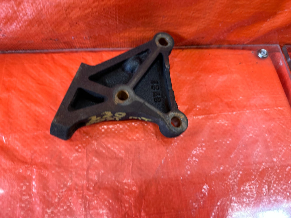 02 05 HONDA CIVIC SI EP3 HATCHBACK   ENGINE MOTOR POST MOUNT BRACKET   OEM #2306