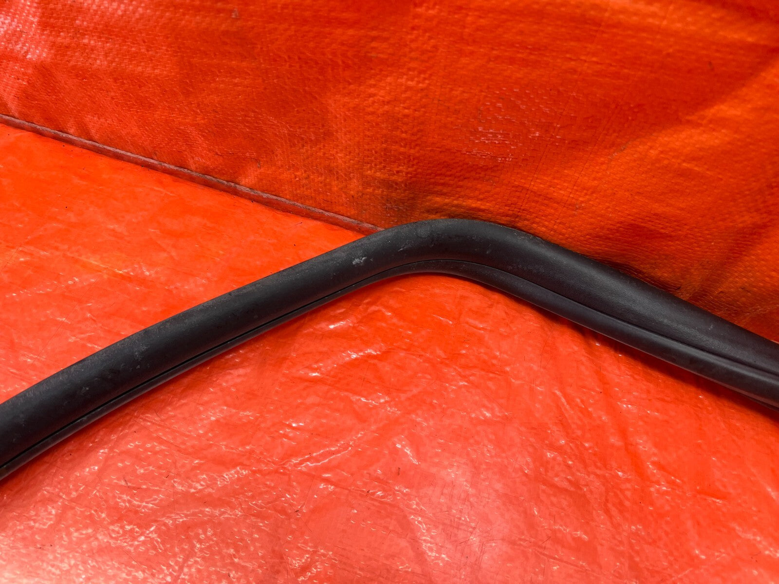 04 08 ACURA TSX   RIGHT FRONT DOOR TO CHASSIS WEATHER STRIP OPEN TRIM OEM #2095