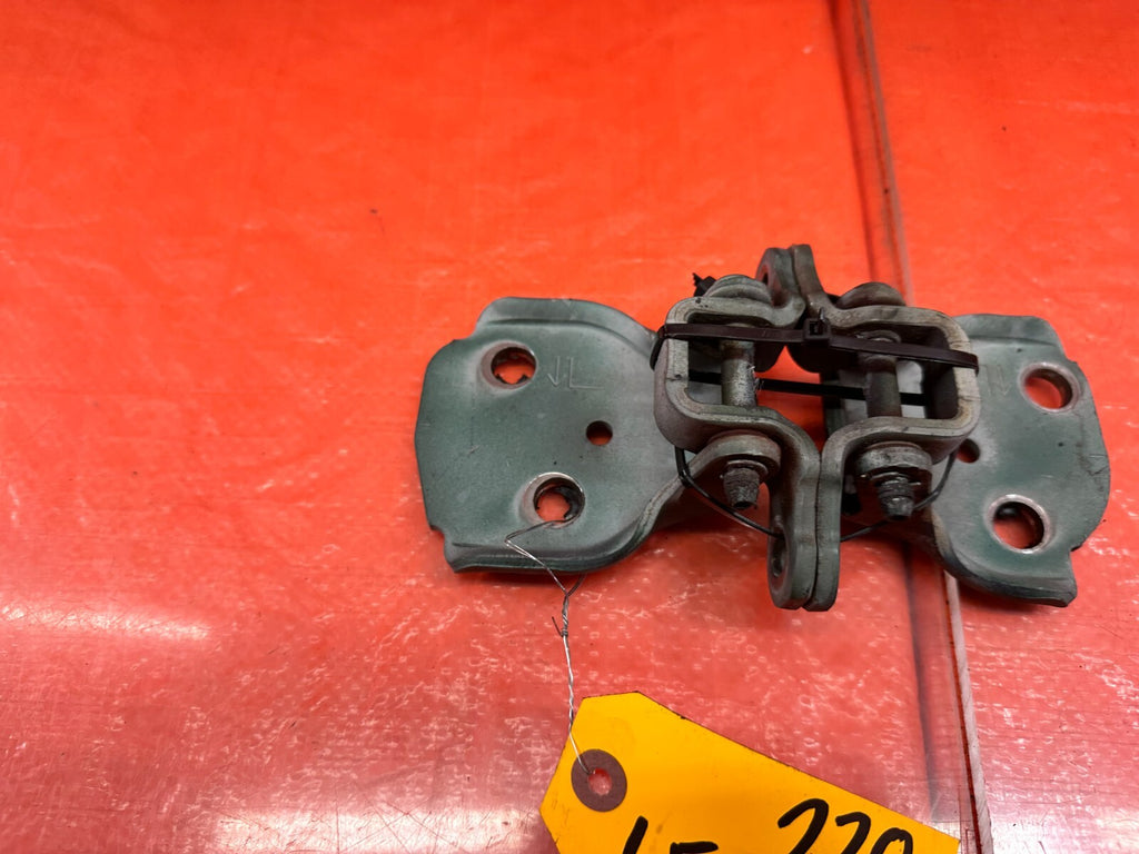 90 01 ACURA INTEGRA SEDAN 4D   DOOR HINGE SET UPPER & LOWER LEFT FRONT OEM #2284