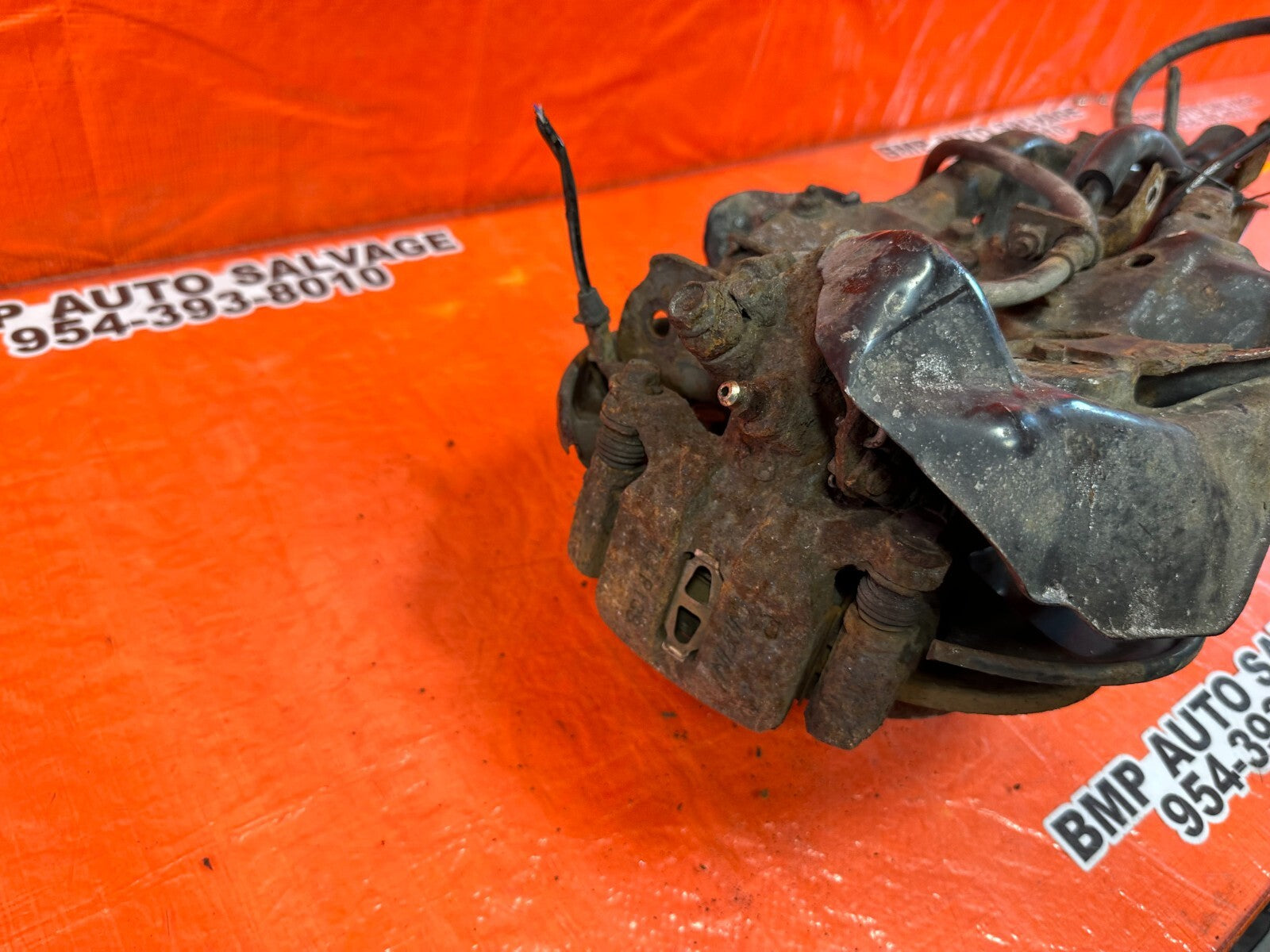 94 01 ACURA INTEGRA   PASSENGER RIGHT REAR TRAILING ARM WITH CALIPER ROTOR CABLE22