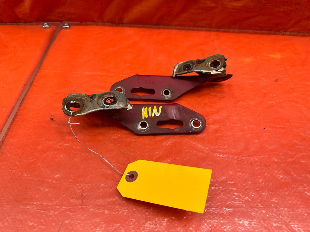 94 01 ACURA INTEGRA   HOOD HINGE SET   LEFT AND RIGHT HINGES   OEM #2265