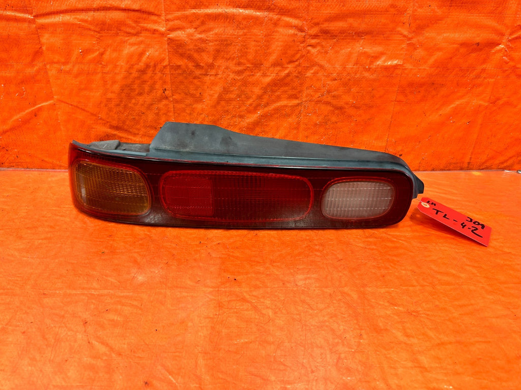94 01 ACURA INTEGRA 2D   DRIVER LEFT TAIL LIGHT TAIL LAMP   OEM FACOTRY 3090
