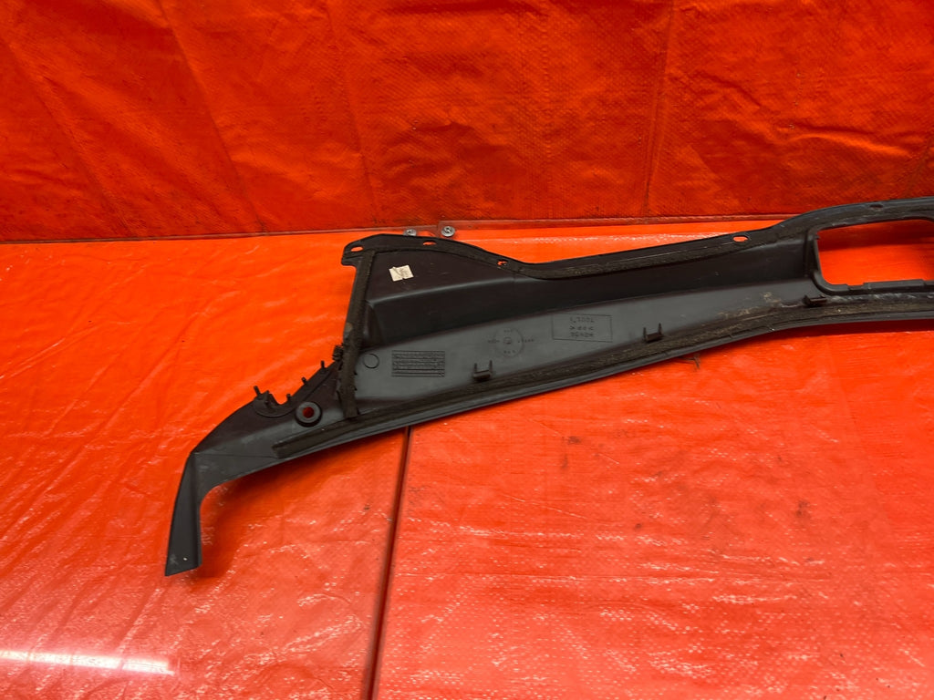 98 02 HONDA ACCORD   WINDSHIELD WIPER COWL TRIM PLASTIC   OEM FACTORY #16713