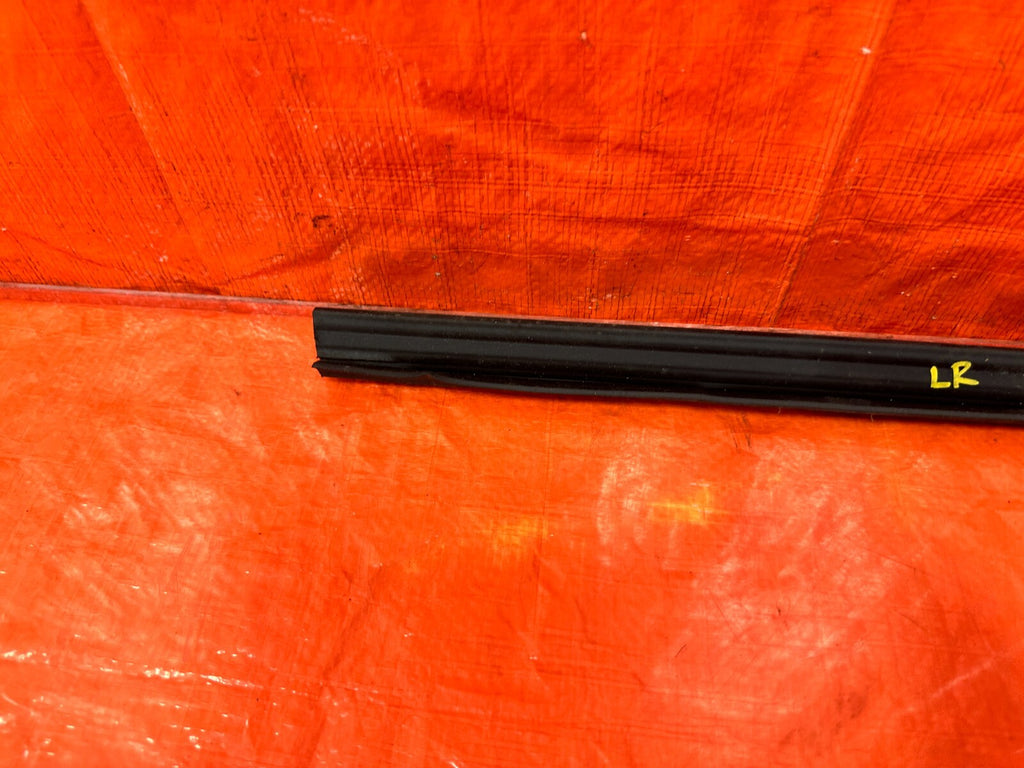 04 08 ACURA TSX   DRIVER LEFT REAR   INTERIOR INSIDE GLASS TRIM SEAL OEM 2917