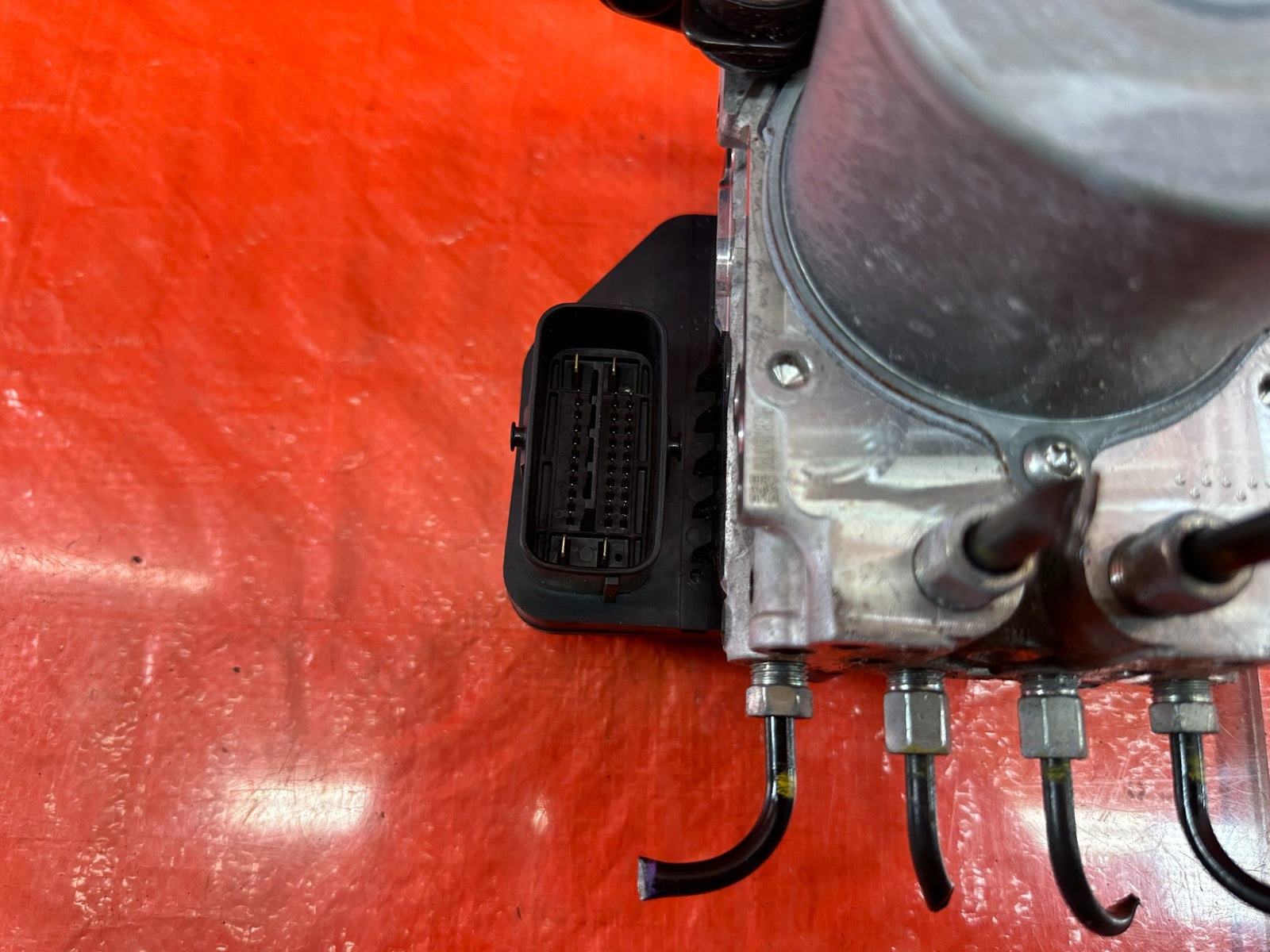 18 20 INFINITI Q60   REAR WHEEL DRIVE   W/ PRE CRASH   ABS PUMP MODULE OEM #2009