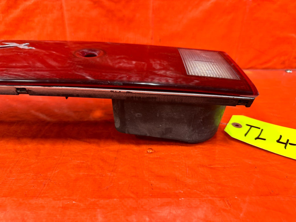 88 89 HONDA CRX   CENTER TAIL LIGHT MIDDLE TAIL LAMP   OEM FACTORY #2777