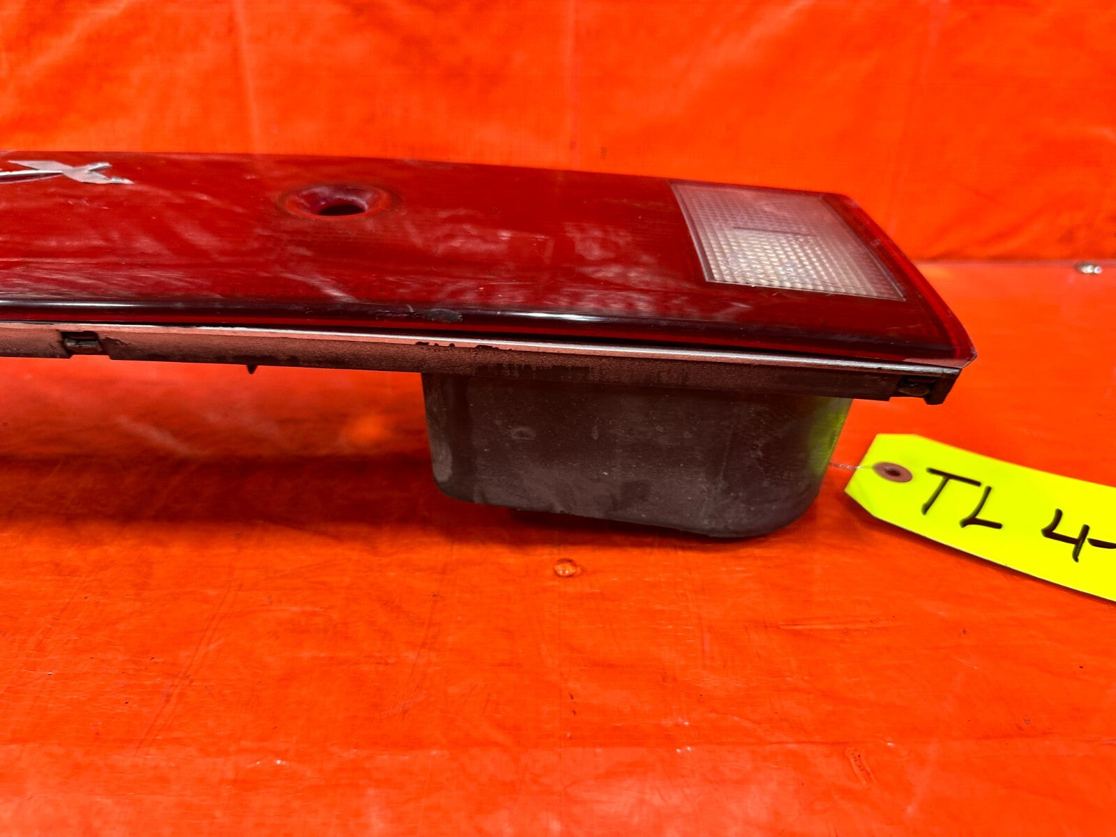 88 89 HONDA CRX   CENTER TAIL LIGHT MIDDLE TAIL LAMP   OEM FACTORY #2777