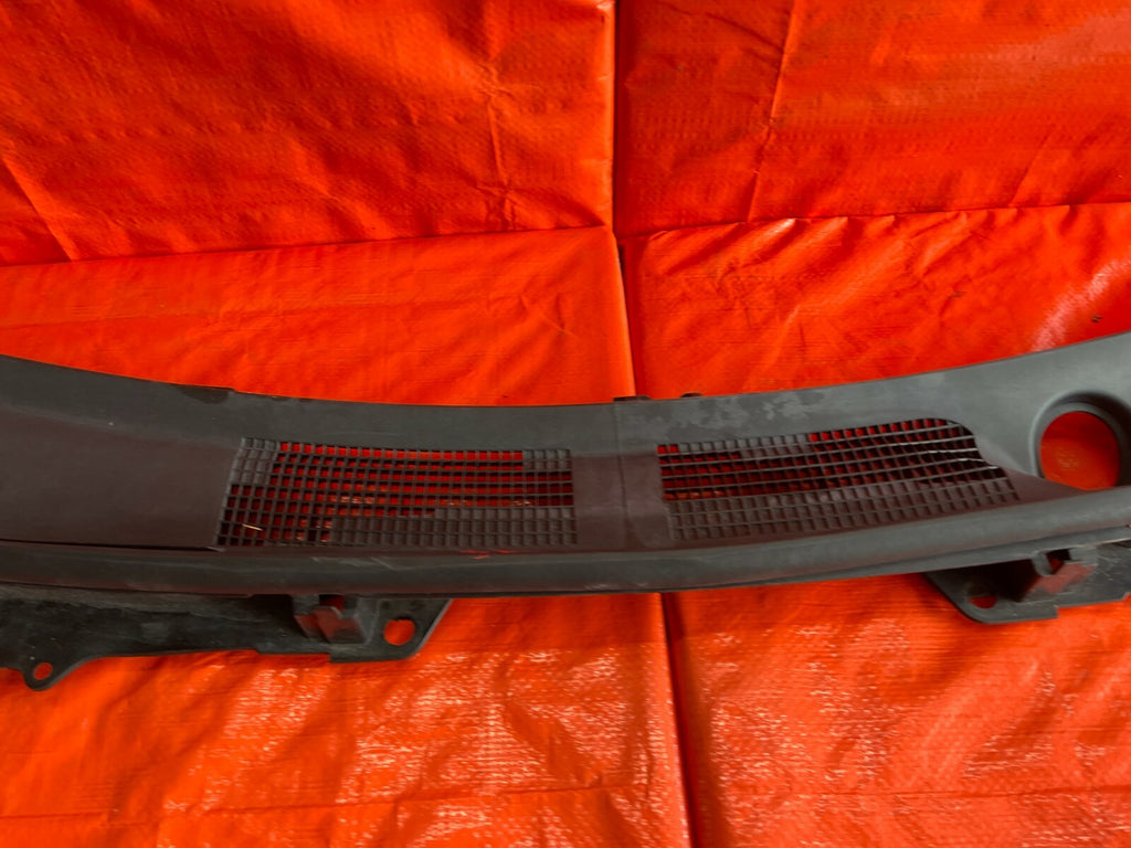 08 10 INFINITI G37 SPORT S 2D COUPE   FRONT WINDSHIELD WIPER COWL SET LEFT RIGHT5
