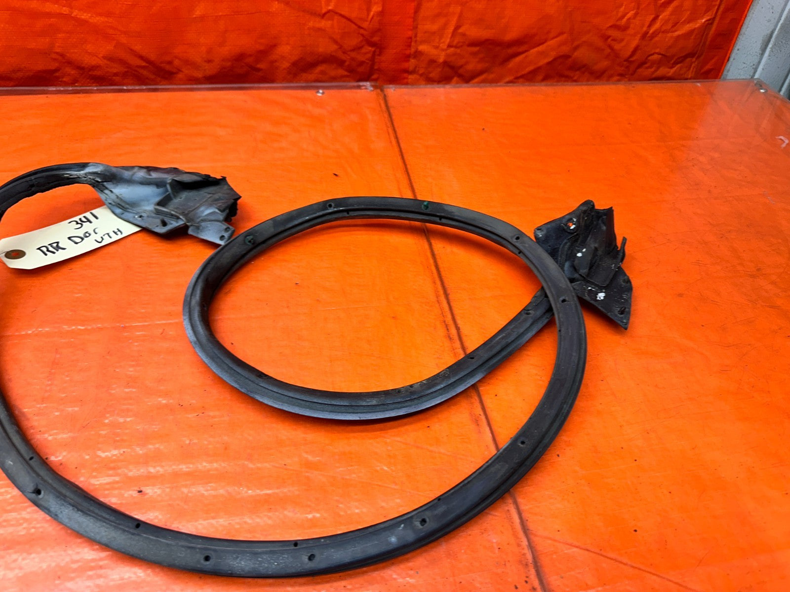 94-01 ACURA INTEGRA 4D RIGHT REAR PASSENGER DOOR WEATHER STRIP SEAL OEM #3419