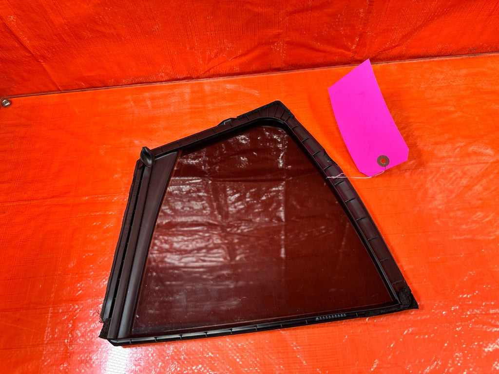 15 21 SUBARU WRX & STI DRIVER LEFT REAR   DOOR VENT GLASS   OEM #2666