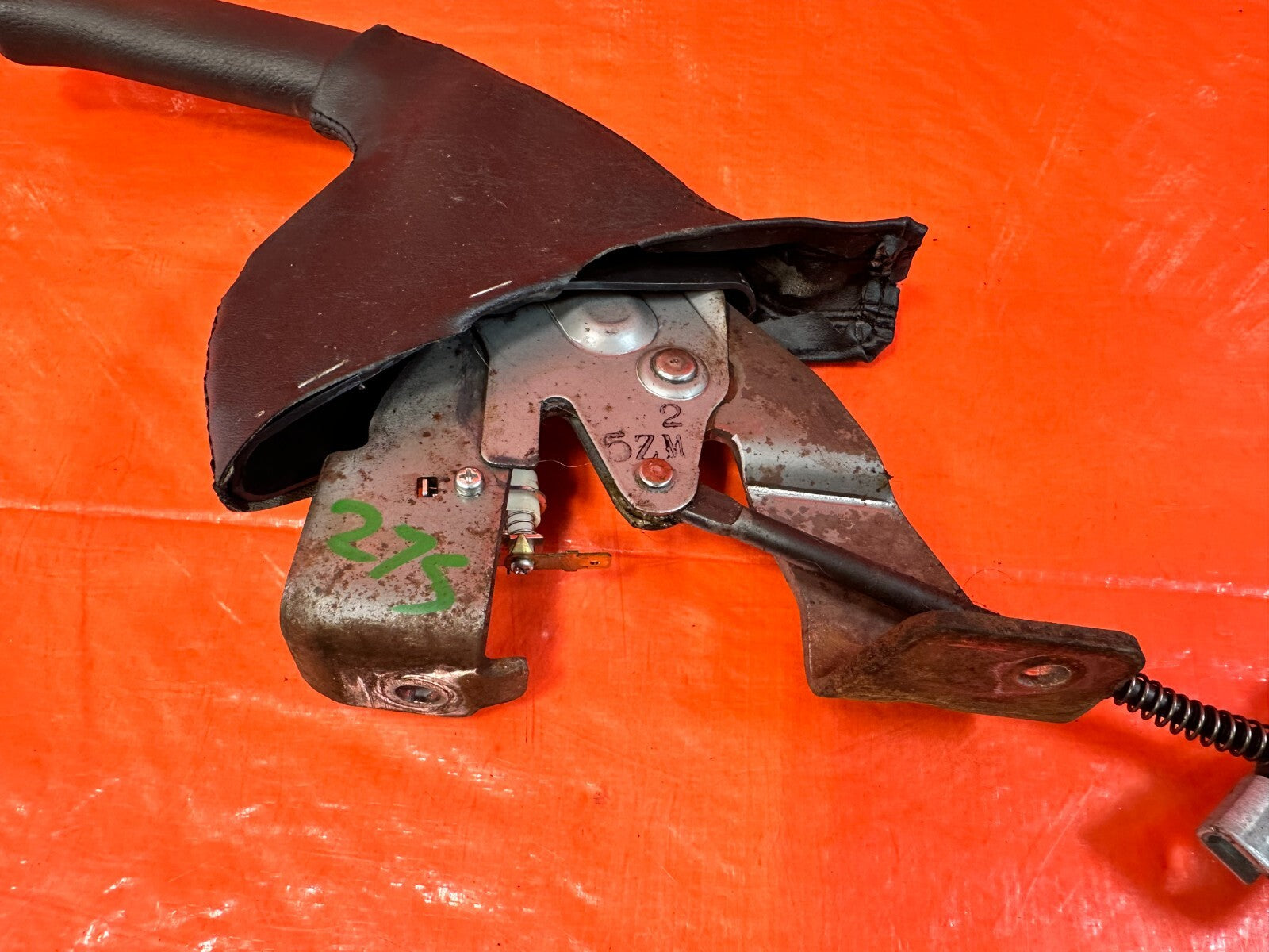 04 08 ACURA TSX   EMERGENCY / PARKING BRAKE HANDLE GRIP LEVER   OEM #2755