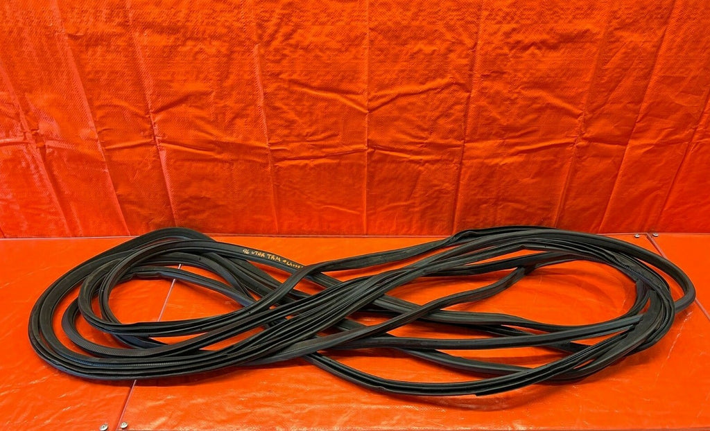 14 20 INFINITI Q50   FRONT REAR LEFT RIGHT   CHASSIS DOOR JAM WEATHER TRIM SEAL0