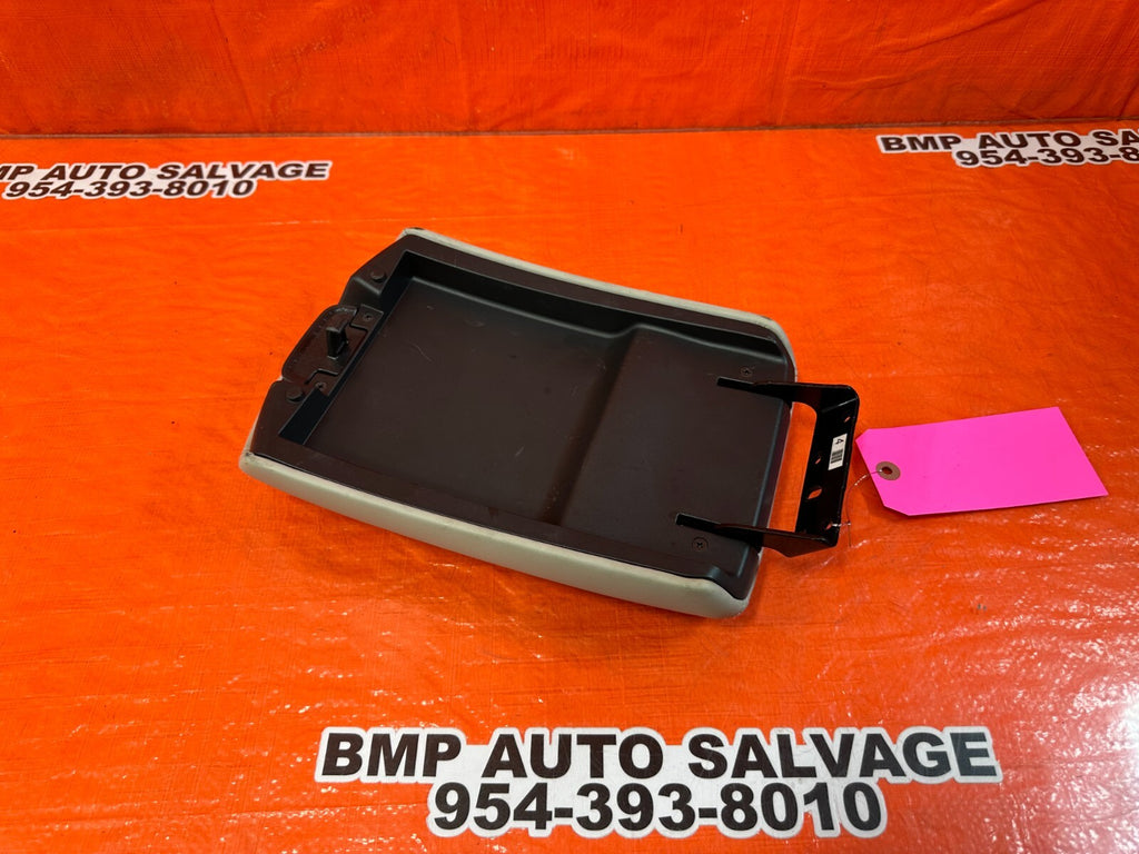 16 20 INFINITI Q50   LEATHER ARM REST CENTER CONSOLE COVER LID   IVORY / GRAY 1311