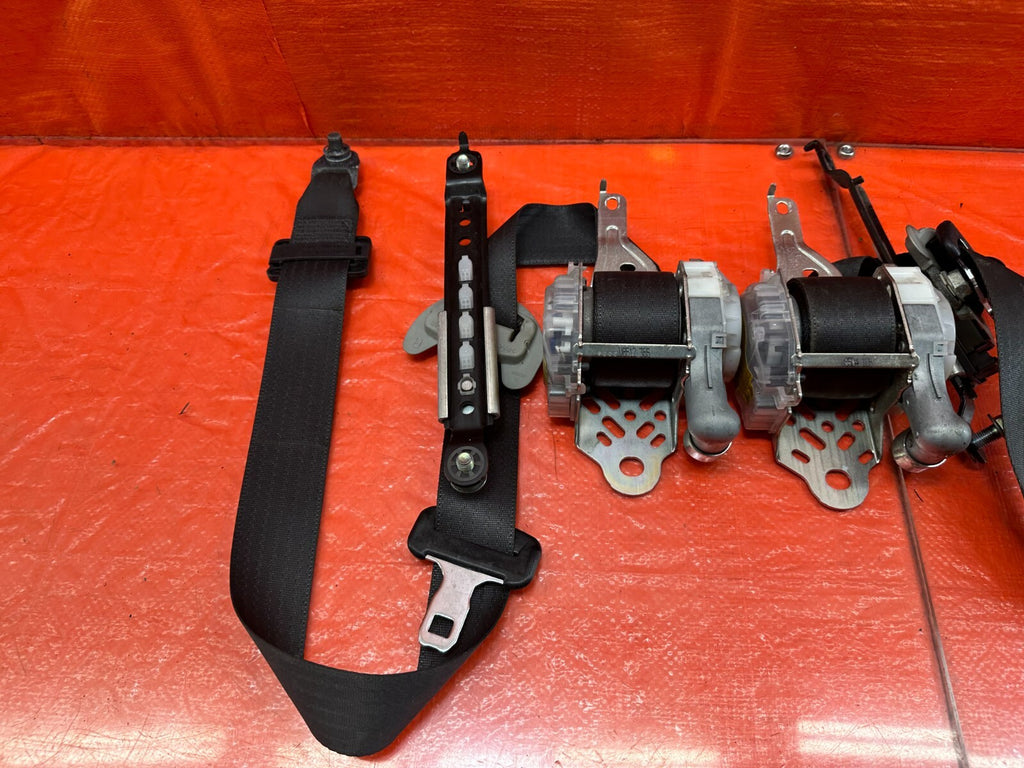 08 09 LANCER EVOLUTION X EVO 10   LEFT & RIGHT FRONT SEAT BELTS   OEM OE #2174