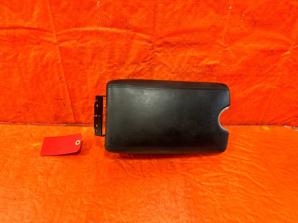 09 15 INFINITI G37 CONVERTIBLE   ARM REST / CENTER CONSOLE STORAGE TOP OEM 3101