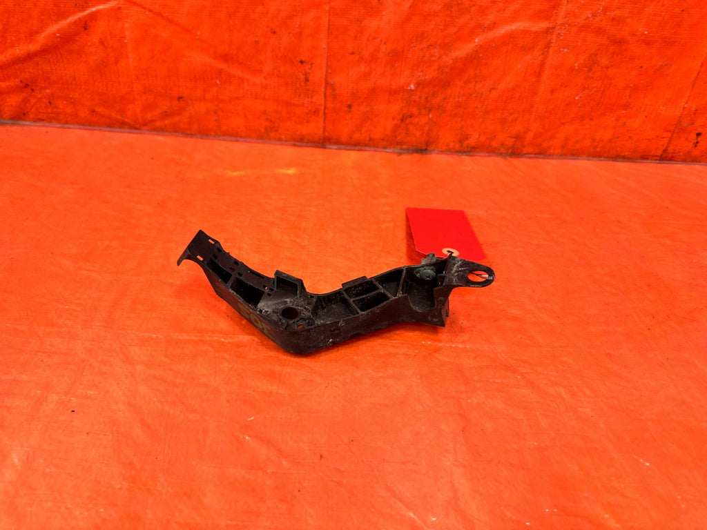 09 14 ACURA TSX   PASSENGER RIGHT TAIL LIGHT BRACKET   OEM #3054
