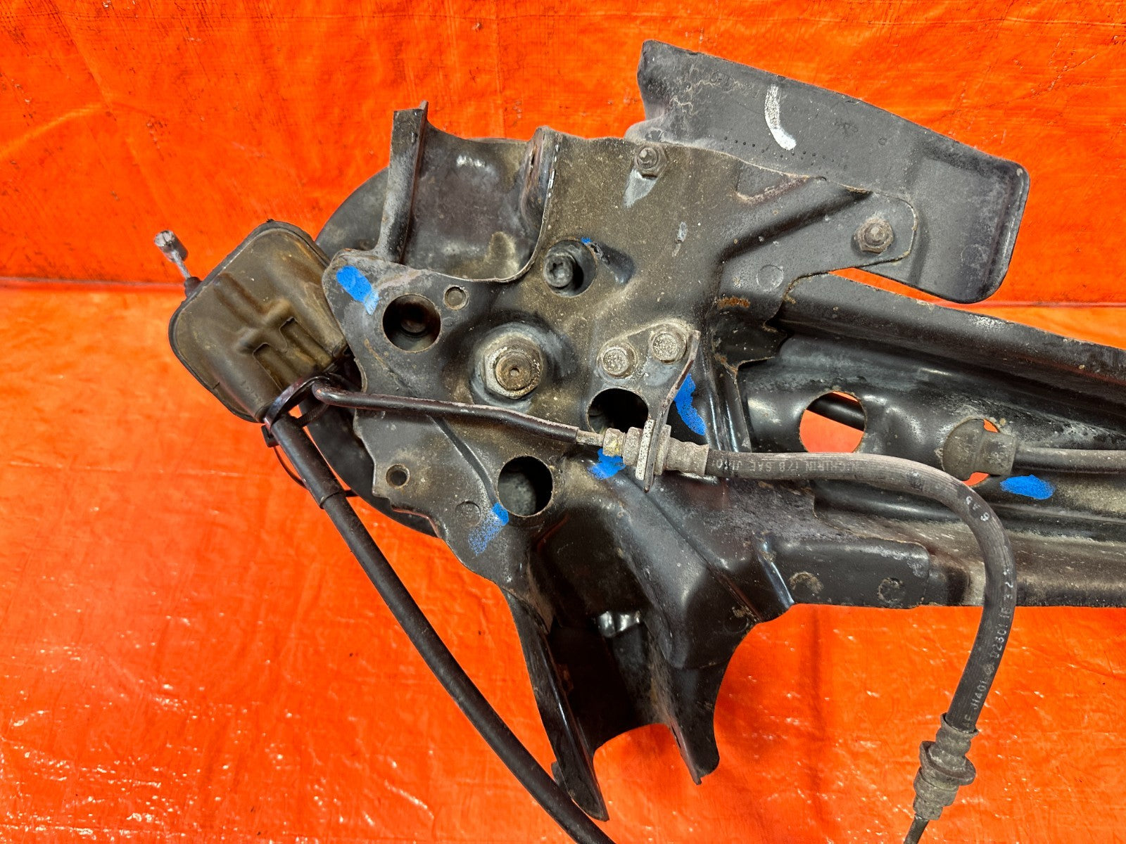 90 91 HONDA CIVIC HATCHBACK   PASSENGER RIGHT REAR TRAILING ARM LOWER ARM   32511