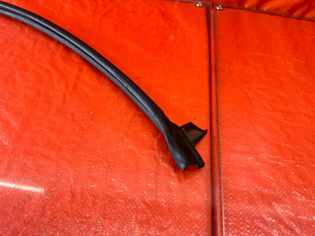 92 95 HONDA CIVIC HATCHBACK   REAR HATCH STEP GATE WEATHER STRIP   OEM #1992
