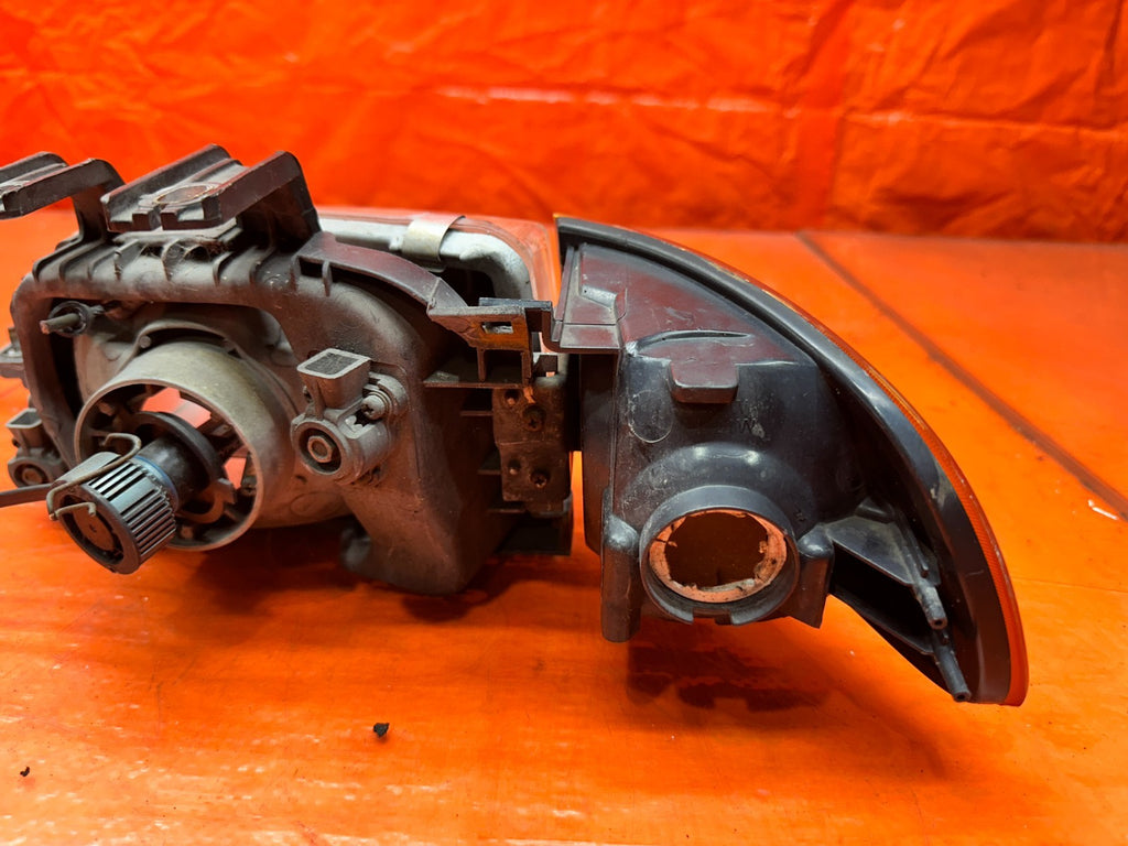 92 95 HONDA CIVIC 2D 3D   HEADLIGHTS LAMPS W/ CORNER LAMPS STANLEY   OEM #33311