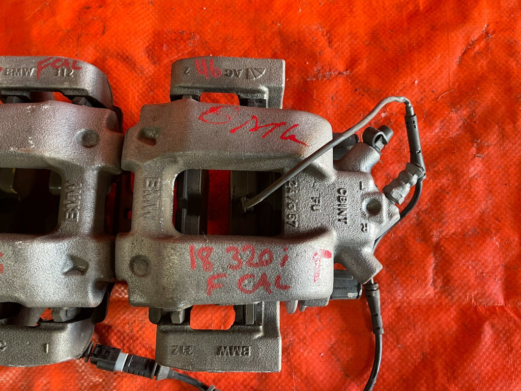 12 18 BMW 320i   BASE / NON SPORT MODEL   FRONT BRAKE CALIPER SET   LEFT RIGHT 3
