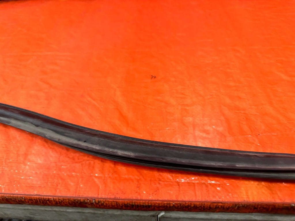 08 14 SUBARU IMPREZA WRX WAGON PASSENGER RIGHT FRONT DOOR WEATHER STRIP GASKET16
