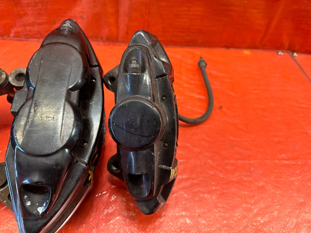08 15 INFINITI G37 & Q60 SPORT   AKEBONO   BRAKE CALIPERS LEFT & RIGHT   OEM 2321