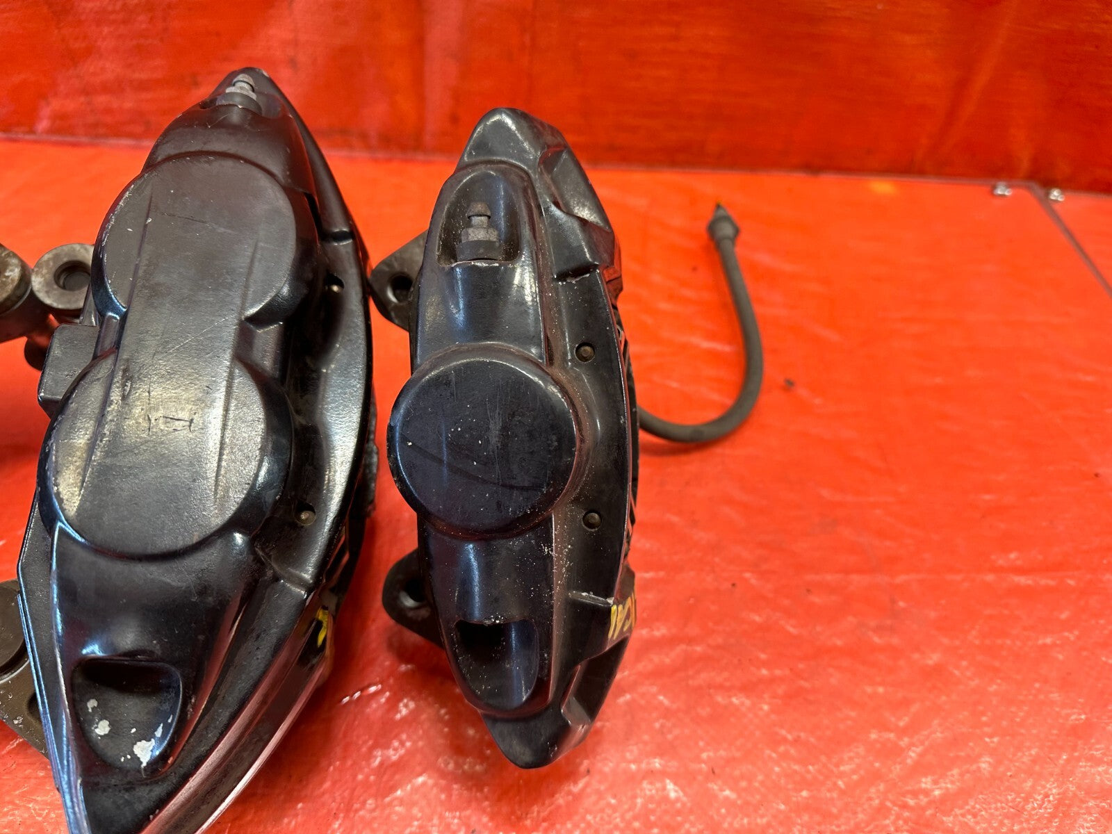08 15 INFINITI G37 & Q60 SPORT   AKEBONO   BRAKE CALIPERS LEFT & RIGHT   OEM 2321