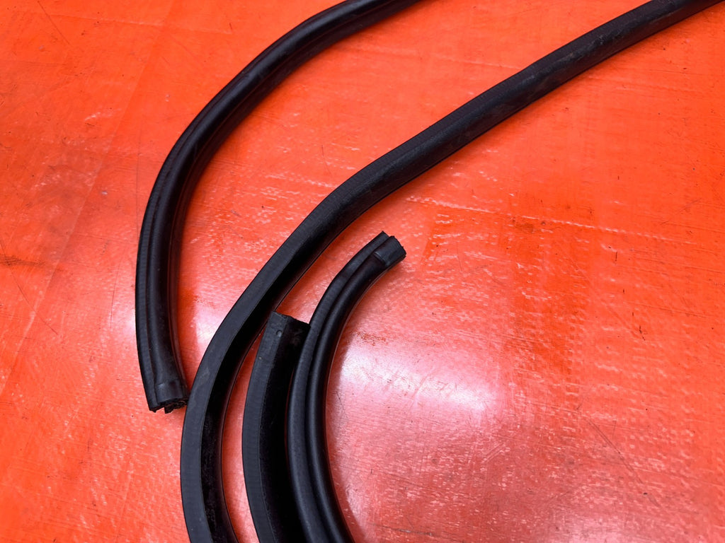 97 01 HONDA PRELUDE 2.2L INTERIOR OPEN TRIM MOLDING RUBBER LEFT RIGHT  OEM #33517