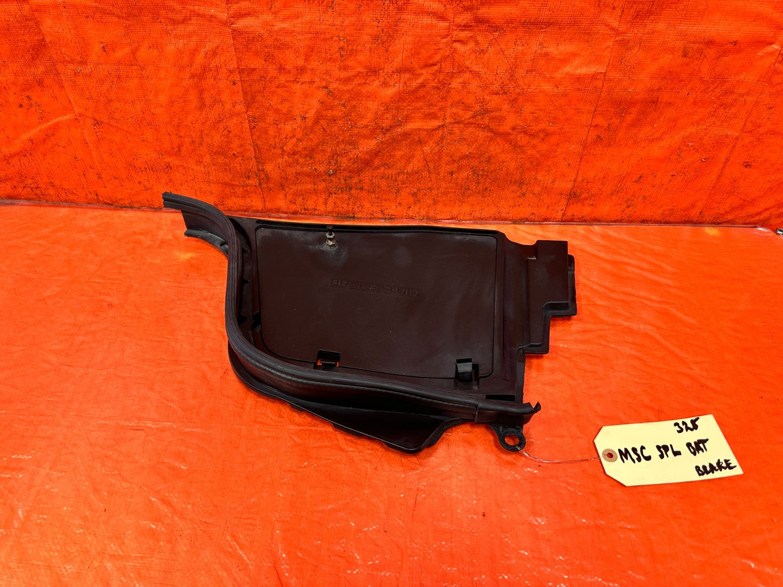 08 15 INFINITI G37 Q60 ENGIEN BAY UNDER THE HOOD BRAKE FLUID COVER TRIM OEM 3280