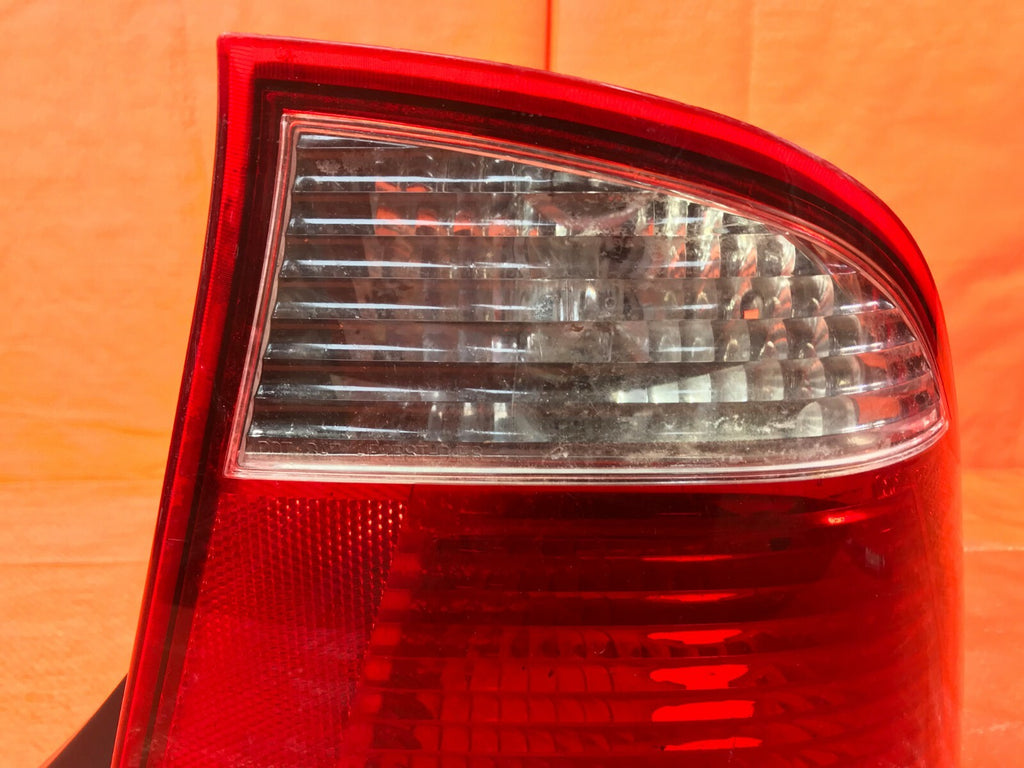 OEM 2005 2006 2007 FORD FOCUS   SEDAN   PASSENGER RIGHT TAIL LIGHT LAMP 05 06 072