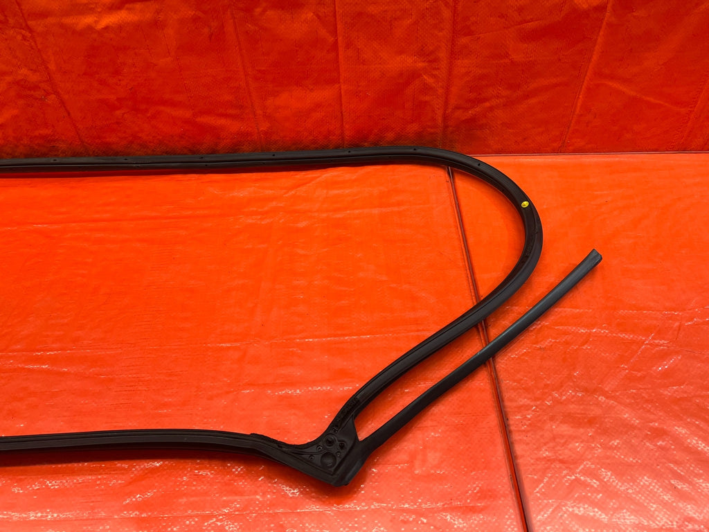 09 14 ACURA TSX   DRIVER LEFT REAR DOOR   WEATHER STRIP TRIM SEAL GASKET OEM 2339