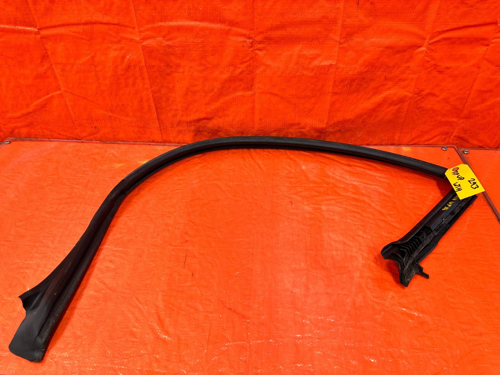 13 16 SCION FRS RIGHT WINDOW GLASS RUN CHANNEL UPPER WEATHER STRIP OEM 2930