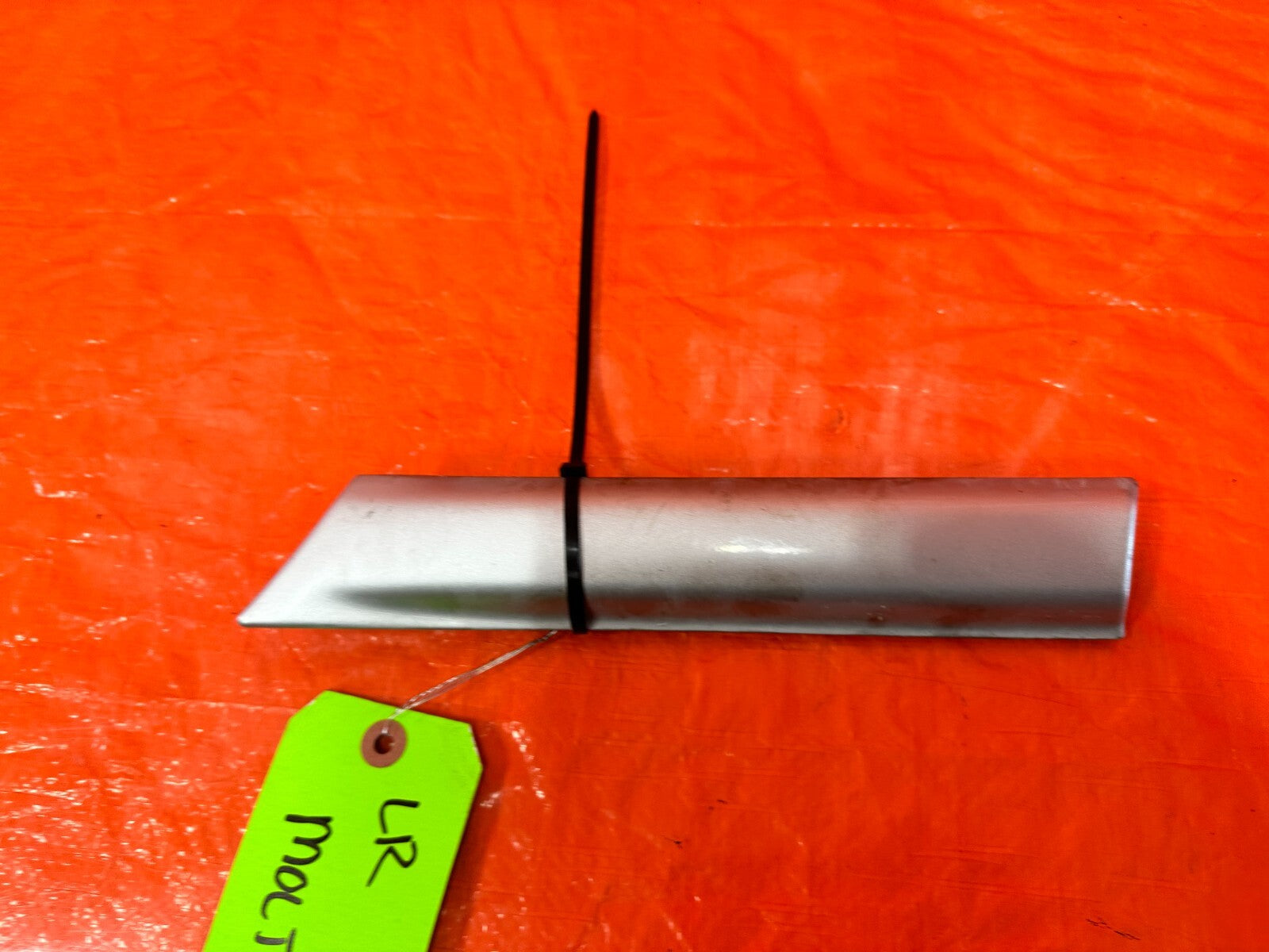 88 89 HONDA CRX   DRIVER LEFT REAR QUARTER PANEL MOLDING   OEM FACTORY OE #2773