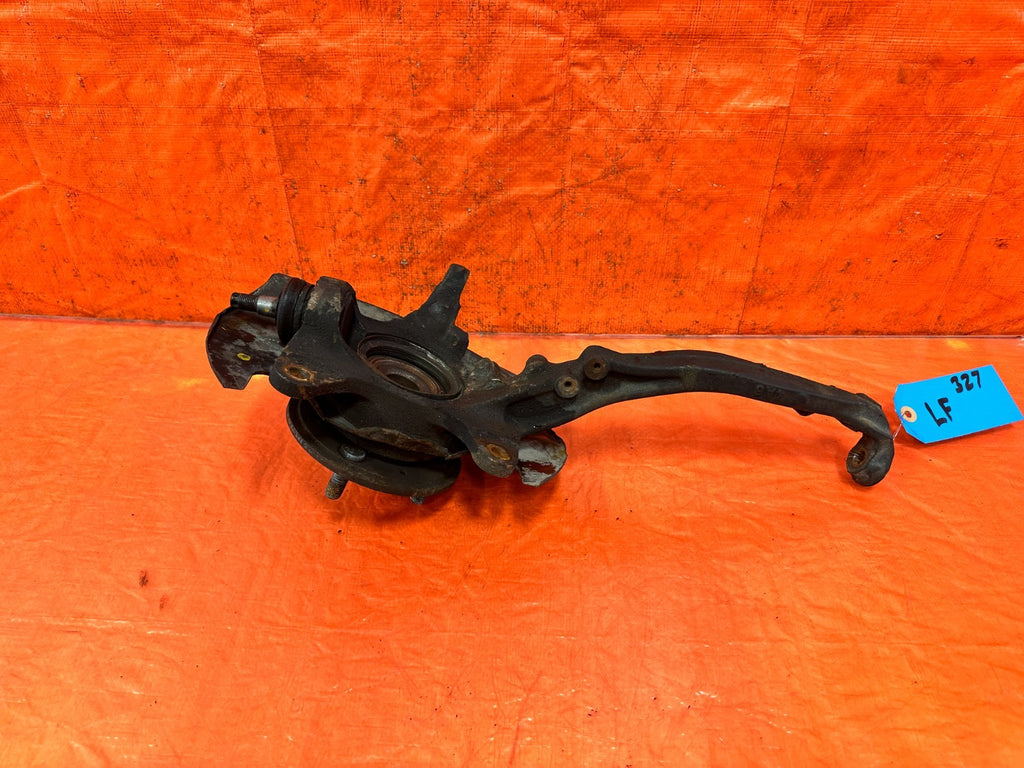 92 95 HONDA CIVIC   EX MODEL   DRIVER LEFT FRONT SPINDLE KNUCKLE HUB   32711