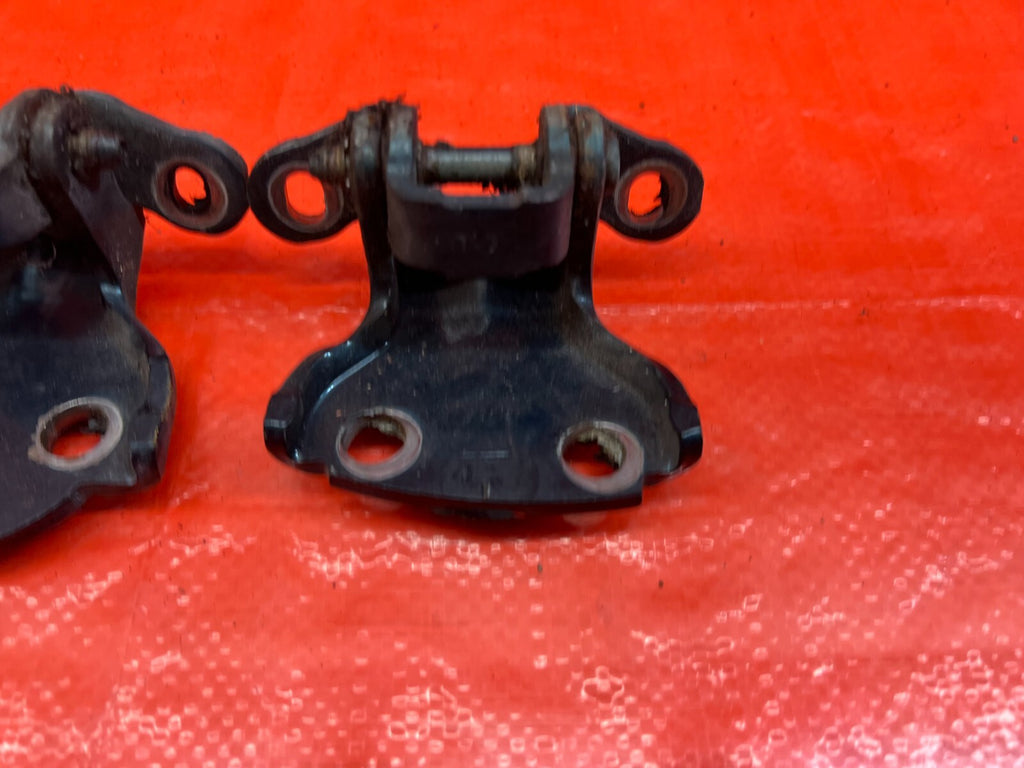 90 01 ACURA INTEGRA SEDAN 4D   DOOR HINGE SET UPPER & LOWER   LEFT REAR OEM #1615