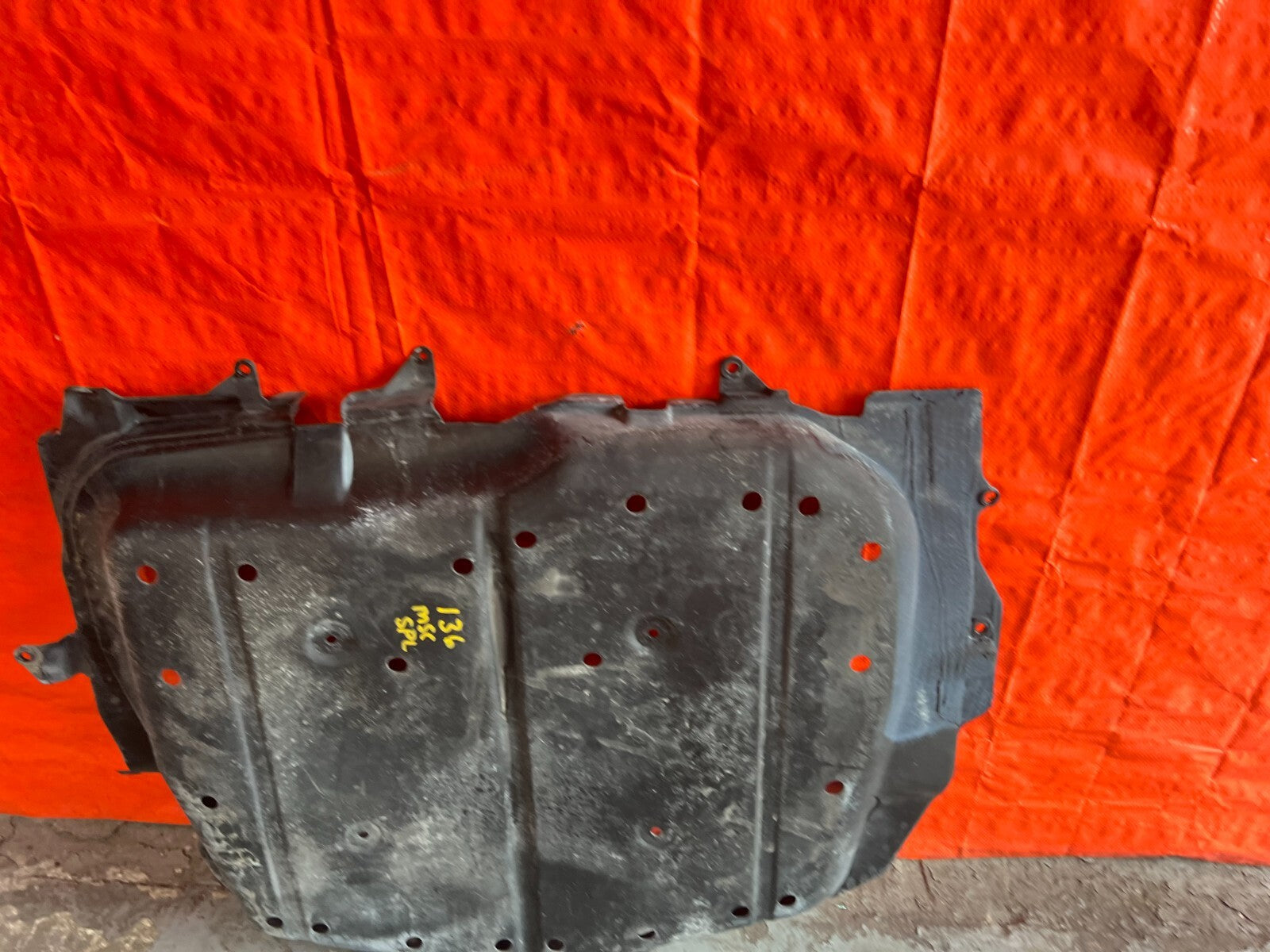 97 98 HONDA PRELUDE   FUEL TANK GASOLINE TANK PLASTIC COVER TRIM SHROUDE OEM 1364