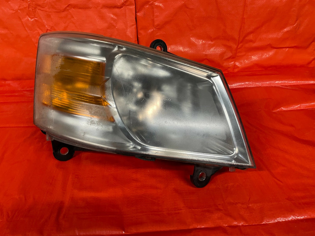 08 10 DODGE GRAND CARAVAN   SE & SXT   PASSENGER RIGHT HEADLIGHT HEADLAMP OEM OE5