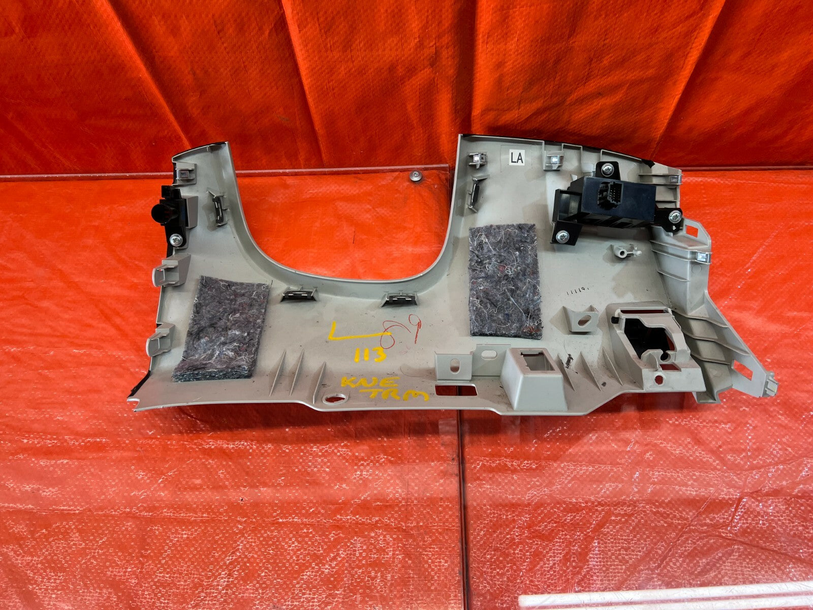 14 16 INFINITI Q50   KNEE TRIM UNDER STEERING COLUMN COVER   IVORY   OEM #1136