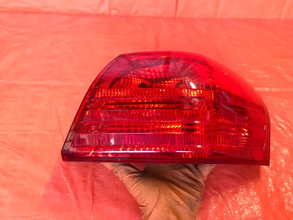 OEM 2008 2009 2010 2011 2012 NISSAN ROGUE PASSENGER RIGHT OUTER TAIL LIGHT  LAMP0