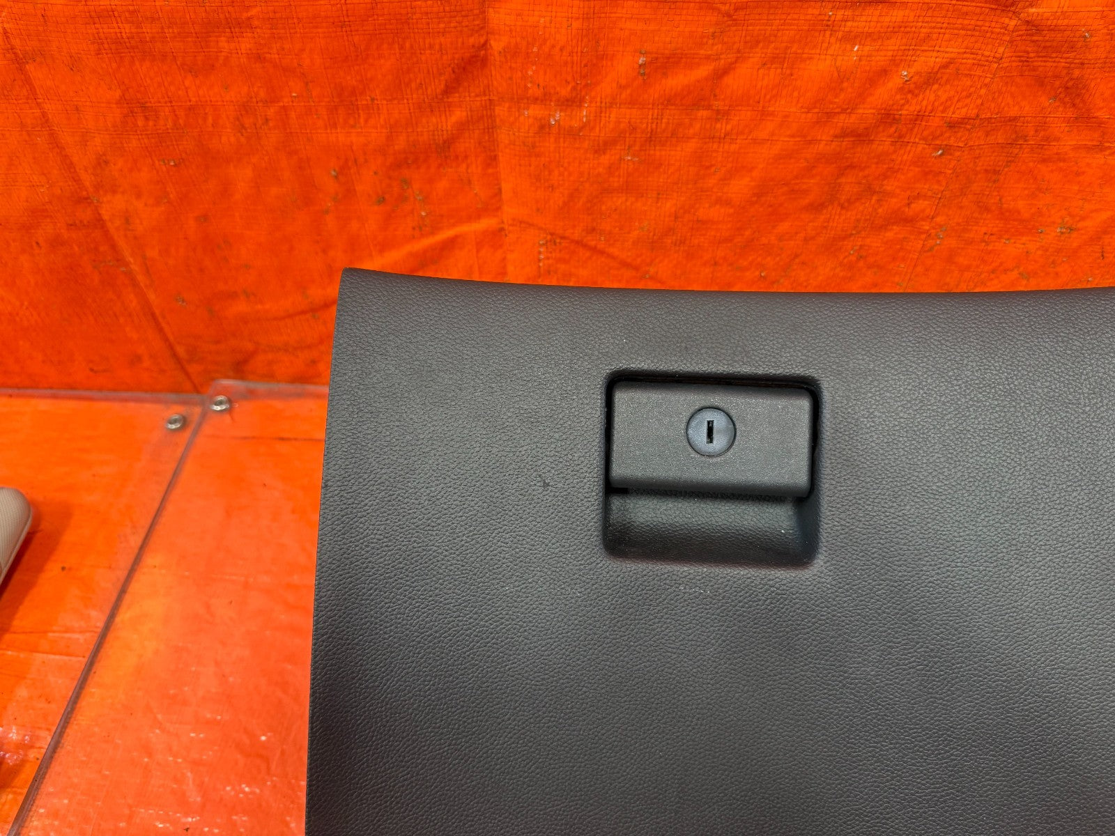 08 13 INFINITI G37 COUPE 2D   GLOVE BOX ASSEMBLY   BLACK COLOR   OEM 3285