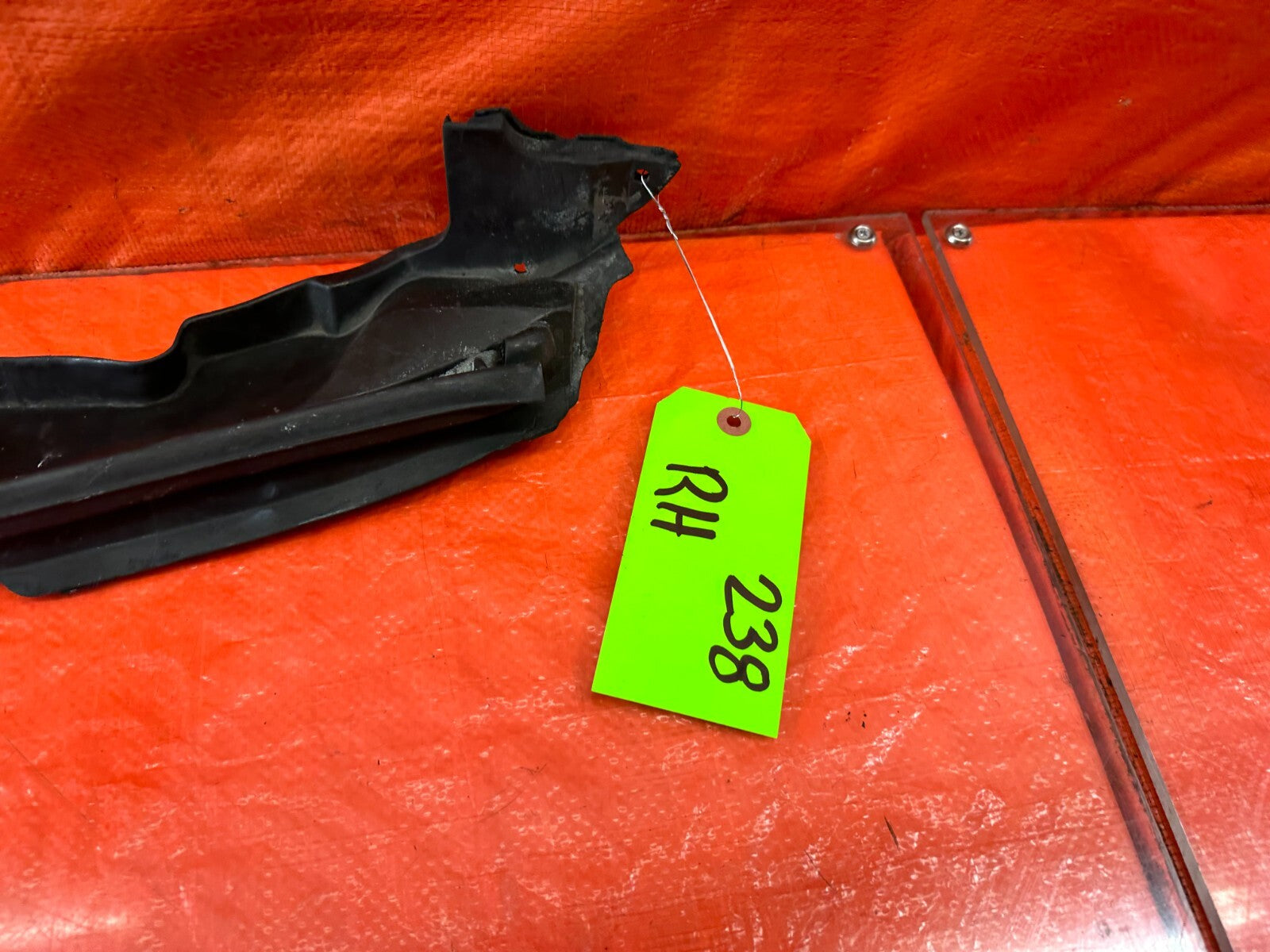 07 13 INFINITI G35 G37 SEDAN   RUBBER FENDER TRIM HOOD SEAL   RIGHT   OEM #2381