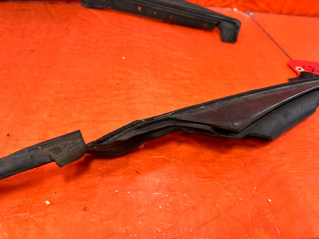 INFINITI G37 CONVERTIBLE REAR CONVERTIBLE TOP WEATHER STRIP RUBBER GASKET 310 17