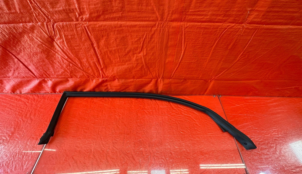 08 15 INFINITI G37 & Q60   2D COUPE   DOOR WEATHER STRIP   UPPER RIGHT OEM #1887