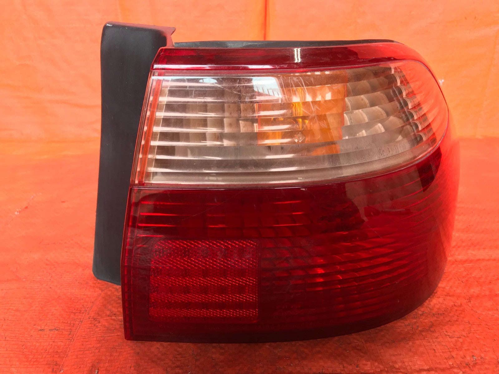 OEM 1998 98 HONDA ACCORD SEDAN PASSENGER RIGHT OUTER TAIL LIGHT LAMP R RH 4 4D1