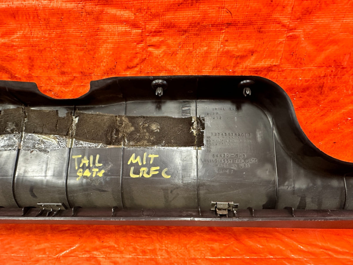 90-91 HONDA CIVIC HATCHBACK - REAR HATCH TAILGATE TRIM PLASTIC COVER OEM 3178